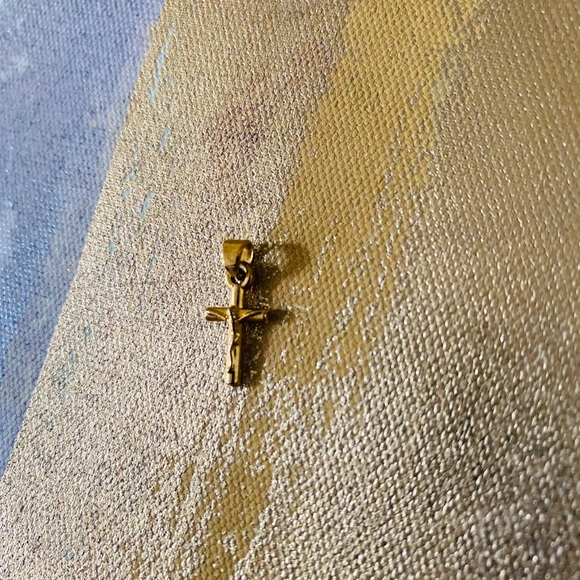 Cross pendant - Picture 5 of 7